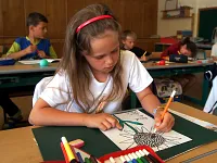 Religionsunterricht 2 — Bild von bilderbox.com.
Zur Verfügung gestellt von www.kirchenweb.ch -
Internet- und Kommunikationsplattform für Kirchen, Kirchgemeinden, Pfarreien und kirchliche Organisationen.