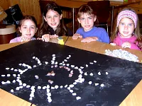 Kinderwoche Steinmosaik — Bild von der Kirchgemeinde Schaffhausen Breite.
Zur Verfügung gestellt von www.kirchenweb.ch -
Internet- und Kommunikationsplattform für Kirchen, Kirchgemeinden, Pfarreien und kirchliche Organisationen.